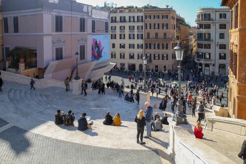 Ile stopni mają schody hiszpańskie? Zaskakujące różnice w liczbie kroków Ile stopni mają schody hiszpańskie? Zaskakujące różnice w liczbie kroków