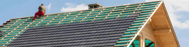 Ile kosztuje nowy dach? Poznaj ukryte koszty i oszczędności Ile kosztuje nowy dach? Poznaj ukryte koszty i oszczędności