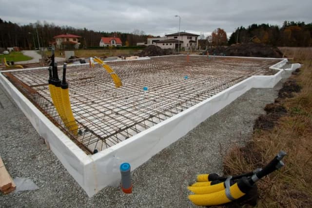 Fundamenty czy płyta: Które rozwiązanie zaoszczędzi czas i pieniądze? Fundamenty czy płyta: Które rozwiązanie zaoszczędzi czas i pieniądze?