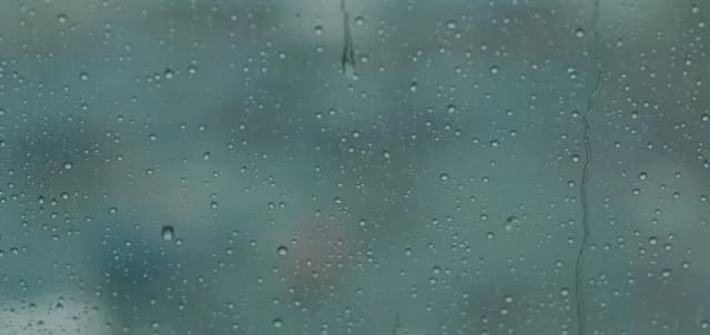 Jak skutecznie rozwiązać problem parujących okien w domu Jak skutecznie rozwiązać problem parujących okien w domu