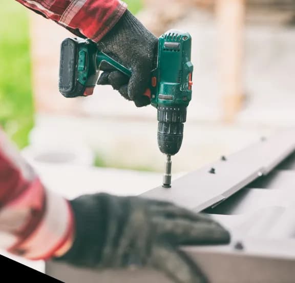 Jak położyć blachę trapezową na dachu bez błędów i kosztów Jak położyć blachę trapezową na dachu bez błędów i kosztów