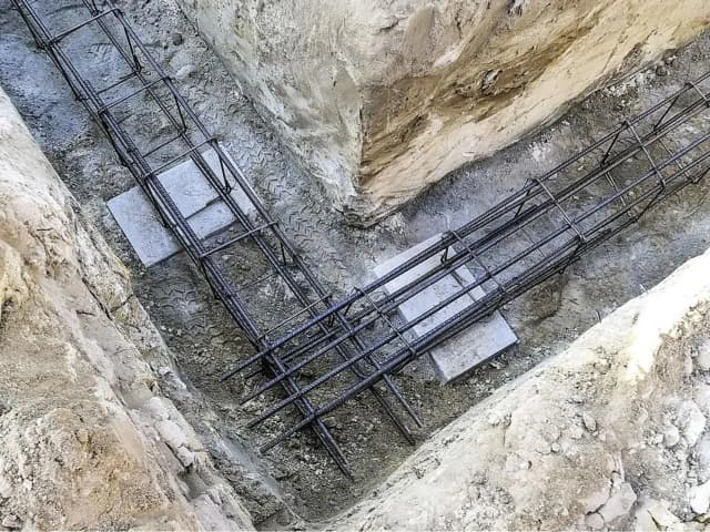 Jakie zbrojenie na fundament? Klucz do trwałej konstrukcji budynku Jakie zbrojenie na fundament? Klucz do trwałej konstrukcji budynku