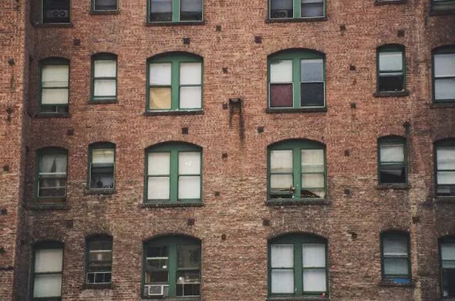 Czy można wstawić okno bez pozwolenia? Sprawdź, jakie są przepisy Czy można wstawić okno bez pozwolenia? Sprawdź, jakie są przepisy